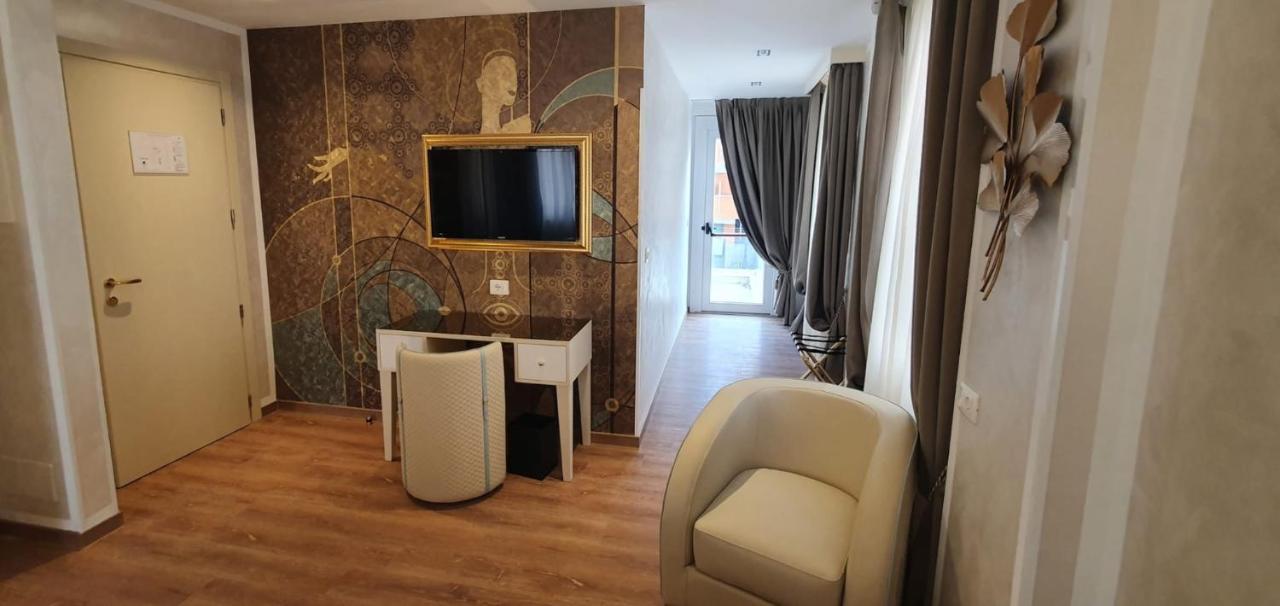 Amsterdam Suite Hotel & Spa Ріміні Екстер'єр фото